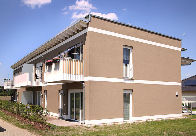 Hausansicht Terrassen und Balkone - Betreutes Wohnen "Am Röthsee"