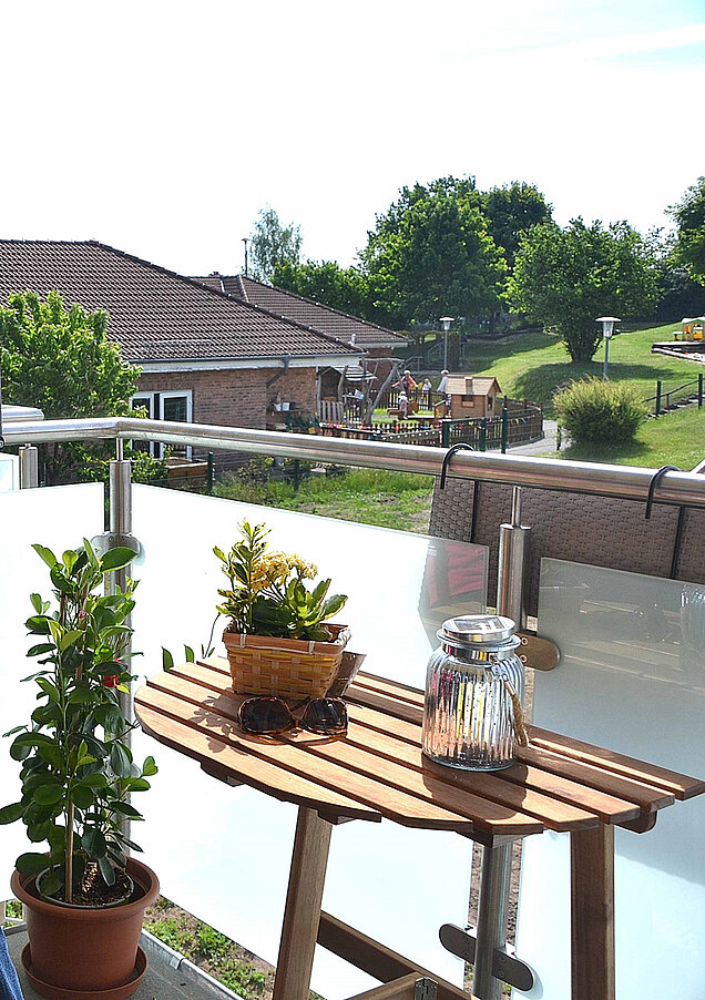 Balkon mit Aussicht ins Grüne