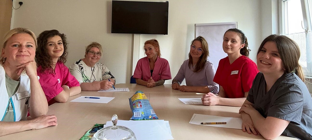 Ausbildungsprojekt Kosovo, Gruppe am Konferenztisch