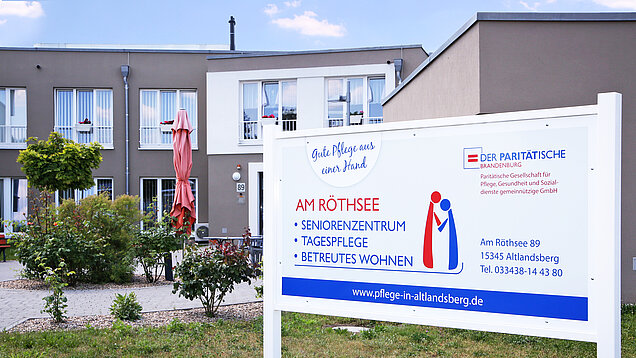 Seniorenzentrum am Röthsee - Schild vor dem Eingangsbereich